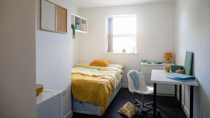 Fin de mes - El precio de las habitaciones a las puertas del arranque del curso - Escuchar ahora