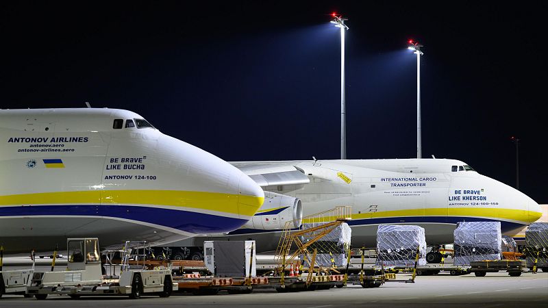 Crónica internacional -   Detectado un objeto sospechoso en el aeropuerto alemán de Leipzig. Al parecer, un dron cargado con explosivos, que se encontraba cerca de un avión ucraniano - Escuhar ahora