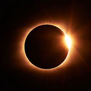 Sánchez de Miguel,  astrofísico, sobre el eclipse: "Es extremadamente raro"