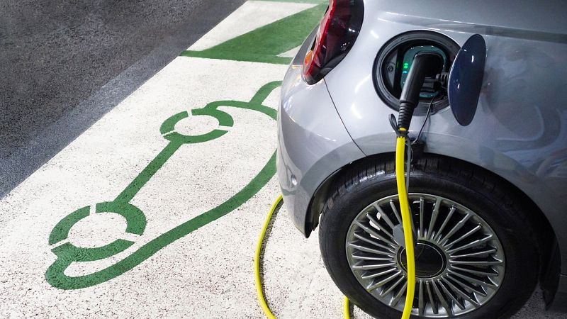 Fin de mes - Guía práctica de las ayudas Auto+ - Escuchar ahora