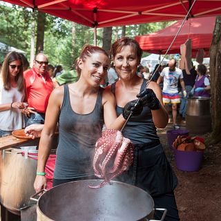 'Pulpeiras' de O Carballi�o, el alma de la Festa do Pulpo