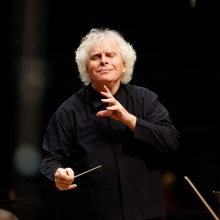 La Orquesta Sinfónica de la Radio de Baviera con la dirección del maestro Rattle interpreta obras de Gershwin