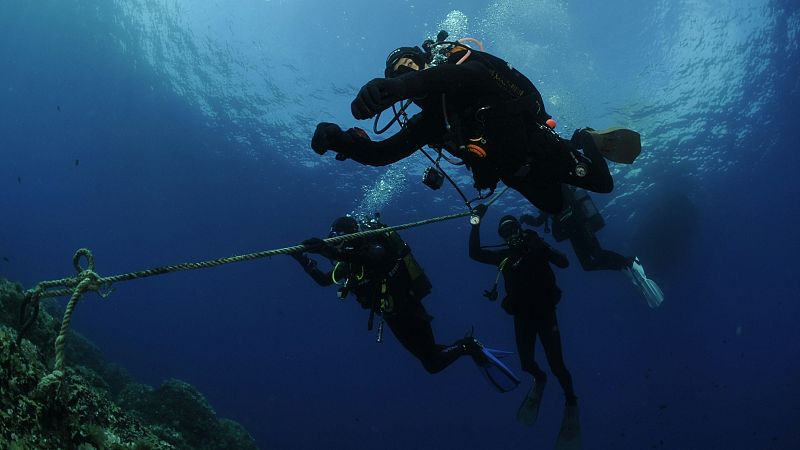 Buzos industriales, una profesión de riesg en las profundidades - Españoles en la mar | Escuchar