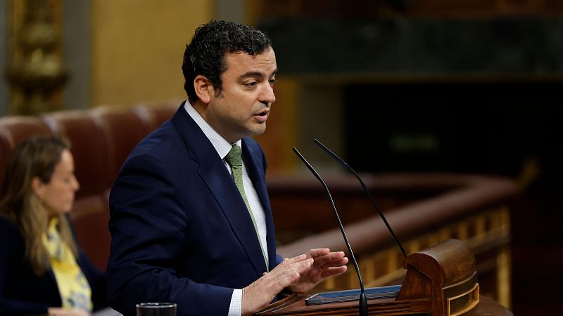 Vox y el reparto de menores: "Es incompatible con los pactos" - 24 horas | Escuchar