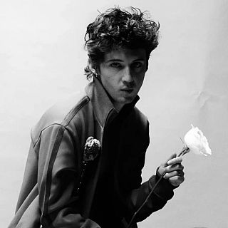 Las mujeres de la vida de Troye Sivan