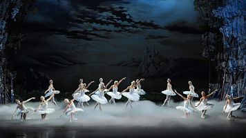 El Ballet de K�iv torna a Barcelona: 'El llac dels cignes' com a resist�ncia cultural