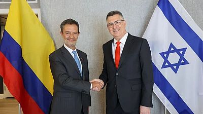 Del Sáhara Occidental a Palestina: la víctimas del cambio en Colombia - Hora América | Escuchar