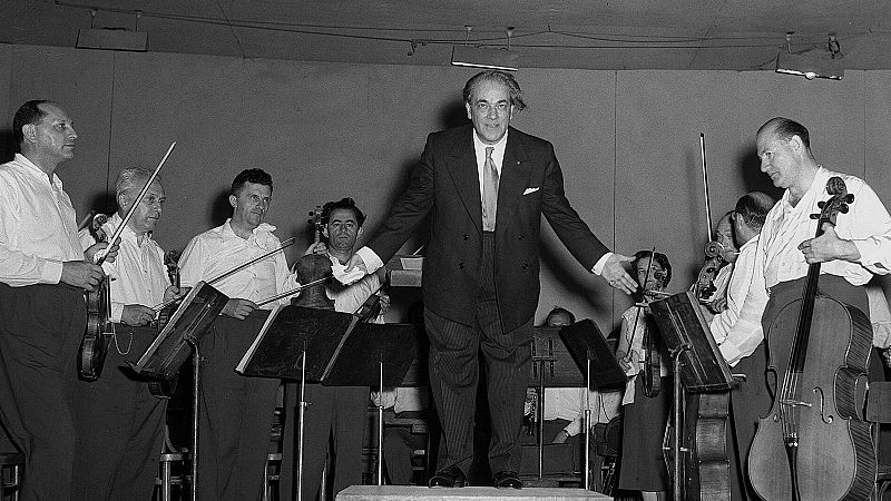 Agualusa - Rondando a Villa-Lobos - 23/08/26 - Agualusa | Escuchar