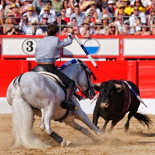 Guillermo Hermoso abre a caballo la Semana Grande de Bilbao