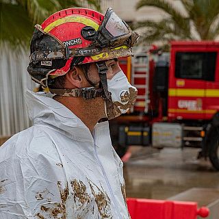 Detr�s de la emergencia