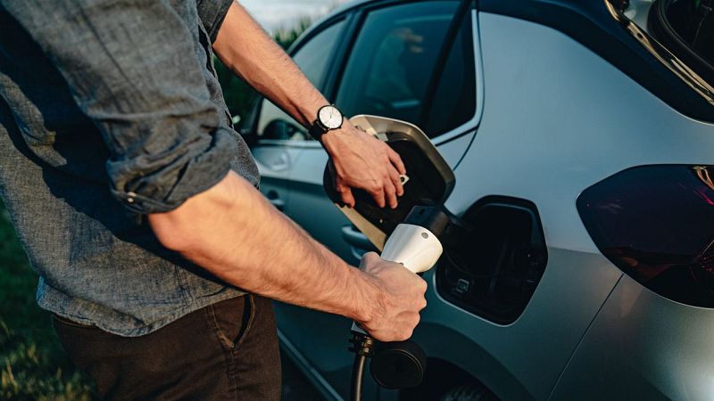 Fin de mes - El mapa de carga eléctrica en la España rural - Escuchar ahora
