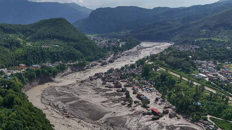Cinco Continentes - Una gran riada provoca una tragedia en Nepal - Escuchar ahora