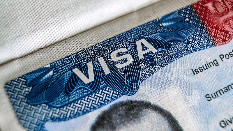 El mat� de R�dio 4 - Edici� Estiu - Trump pausa les cites per als visats d'immigrant i endureix el control sobre els sol�licitants - El mat� de R�dio 4 | Escoltar