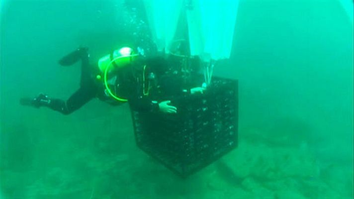 El vino que madura junto a tiburones y pulpos - Españoles en la mar