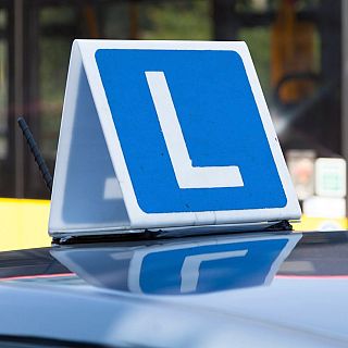 El carnet de conduir, entre l’espera i els canvis