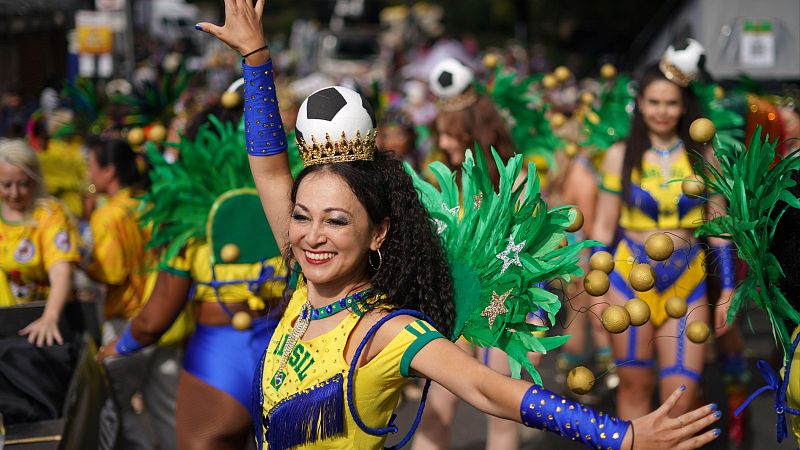 Sesenta años del Carnaval de Notting Hill, entre celebración y memoria - Las mañanas de RNE