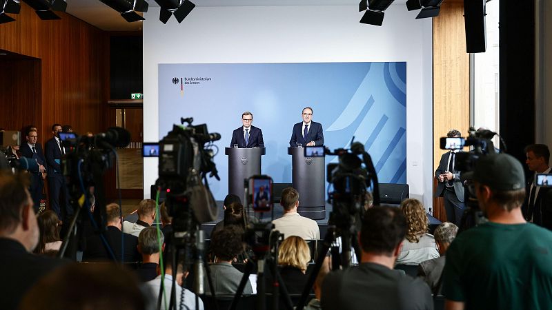 Crónica internacional -  Alemania acusa a Rusia de orquestar una guerra híbrida contra Europa - Escuchar ahora