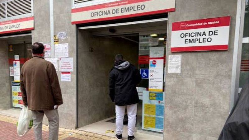 Agosto. 44.000 parados mas, 163.000 empleos menos - Escuchar ahora