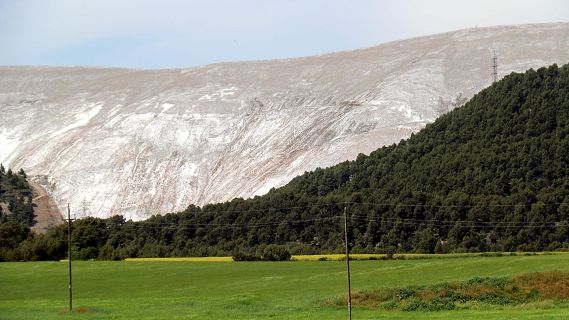 La just�cia obliga a desmantellar el dip�sit de residus salins del Cogull� de Sallent