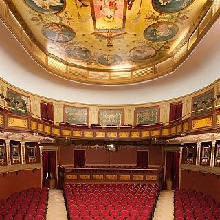 Salón del Ateneo: tradición y vanguardia