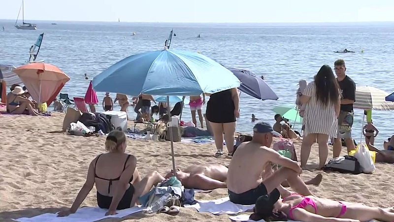 Calor extrema i risc d'incendi en 106 municipis