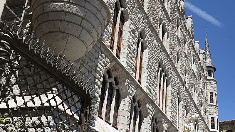 Recorremos la planta noble del Museo Casa Botines en León