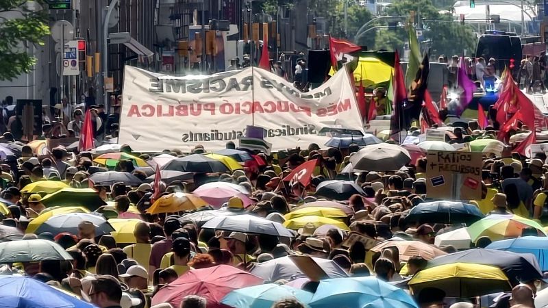 Els docents protesten a Barcelona en l'inici del curs escolar| LAURA HURTADO