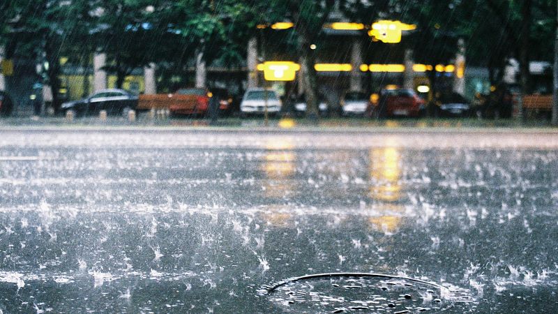 El mat� de R�dio 4 - Alerta per pluges i tempestes torrencials a Catalunya: classes suspeses i teletreball - El mat� de R�dio 4
