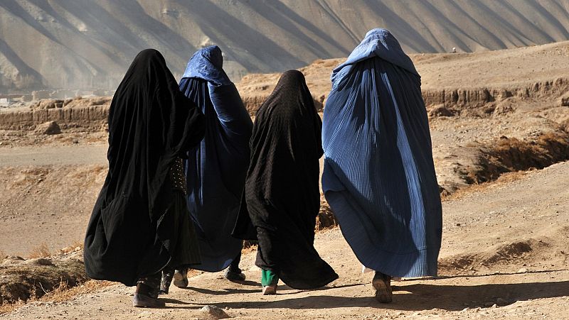 Las niñas y mujeres de Afganistán siguen necesitando ayuda internacional cinco años después - El último tren