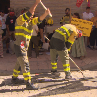 Reivindicaciones de los bomberos forestales y provinciales de Zaragoza - Entrevista a Carlos Martínez y Eduardo Aznar