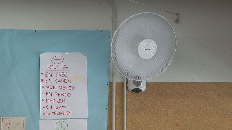 El Mat� de R�dio 4 - Escepticisme d''Aules que cremen' sobre el comprom�s de climatitzar les escoles l'any 2031 - El mat� de R�dio 4