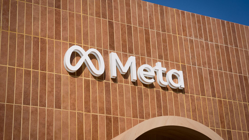 Judici per l'acomiadament de 2.000 moderadors de Meta a Barcelona - El pla B