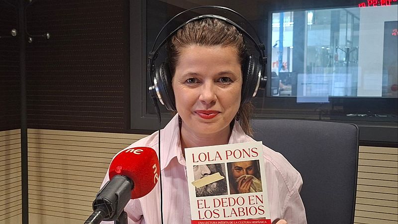 Dialenguando, Lola Pons, El dedo en los labios