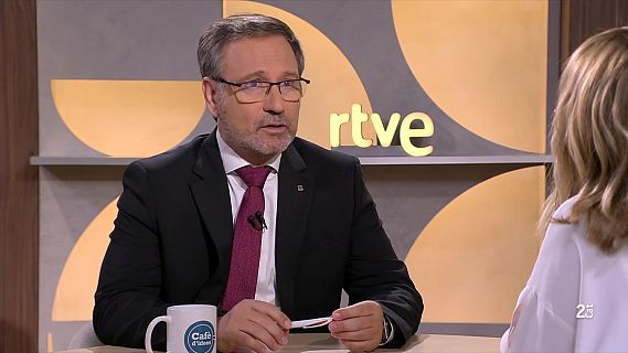 F. Xavier Vila: "La llengua no nom�s s'apr�n a les aules"