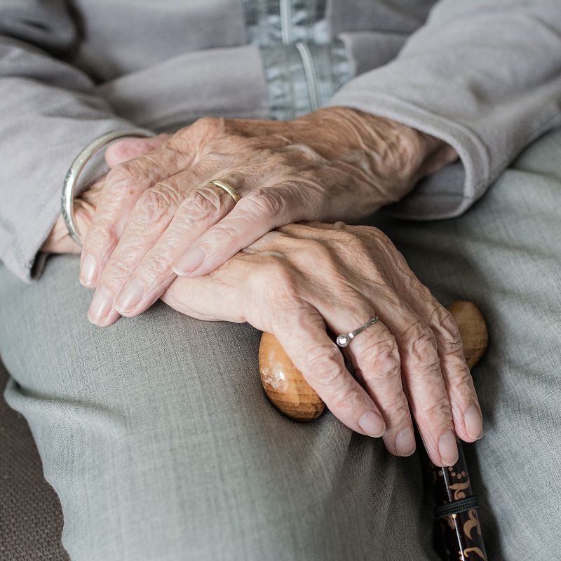 Fin de mes - ¿Qué hacer con las pensiones de viudedad? - escuchar ahora