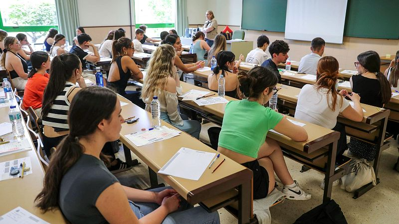 Eleccions regionals a Alemanya i legislatives a R�ssia - El debat educatiu amb Iolanda Segura - Tert�lia sobre el Consell d'Educaci� i la trama judicial contra el PSOE - El colof� de Toni Mata - El pla B