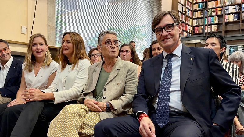 Salvador Illa en acte defensa llibres