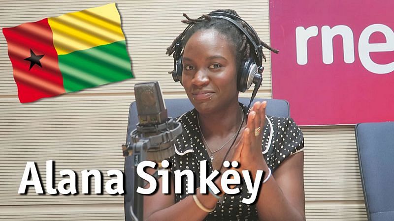 Escuchamos a esta cantante de origen en Guinea Bissau junto al guitarrista Paco Soto.