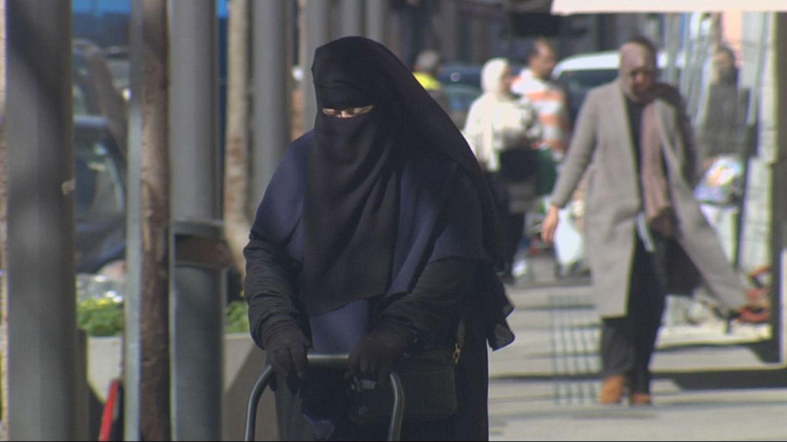 Lleida prohibeix el burka: multes de 400 euros