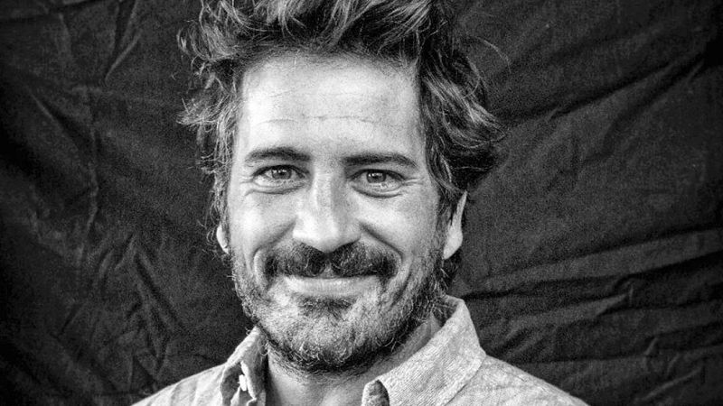 El periodista Jacobo García, autor de "Años Luz"