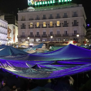 Sigue la acampada en Sol por la vivienda
