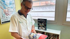 Pediatras de Badajoz instalan una biblioteca contra el uso de m�viles