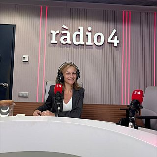 Tàctiques per deixar de mirar el mòbil al tren