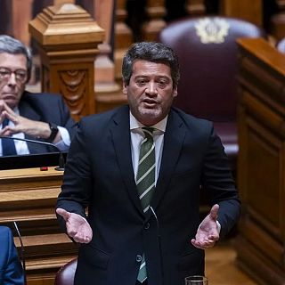 Ascensão da extrema direita aprofunda crise de governabilidade