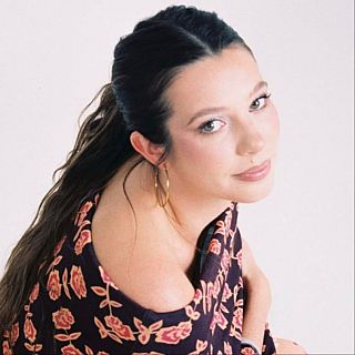 Julia Debis