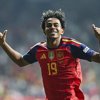 Golazo de Lamine Yamal y tres de tres para España
