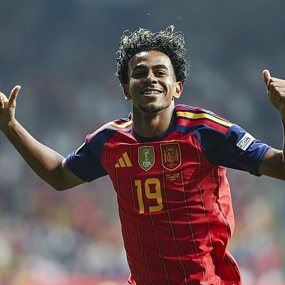 Golazo de Lamine Yamal y tres de tres para España