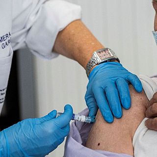 Salut ha engegat la primera fase de la vacunacio de la grip i la covid