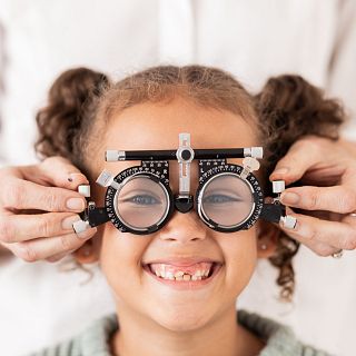 Revisiones visuales y gafas para ni�os y ni�as saharauis
