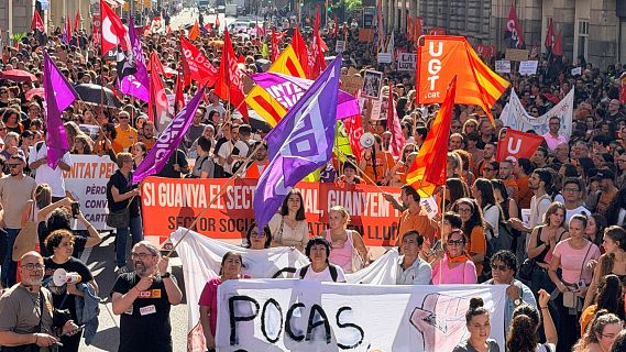 Els treballadors del sector social fan vaga per reclamar l'equiparaci� salarial